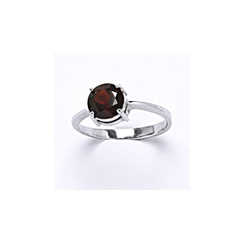Čištín s.r.o. Stříbrný prsten, přírodní granát 8 mm - T 1357