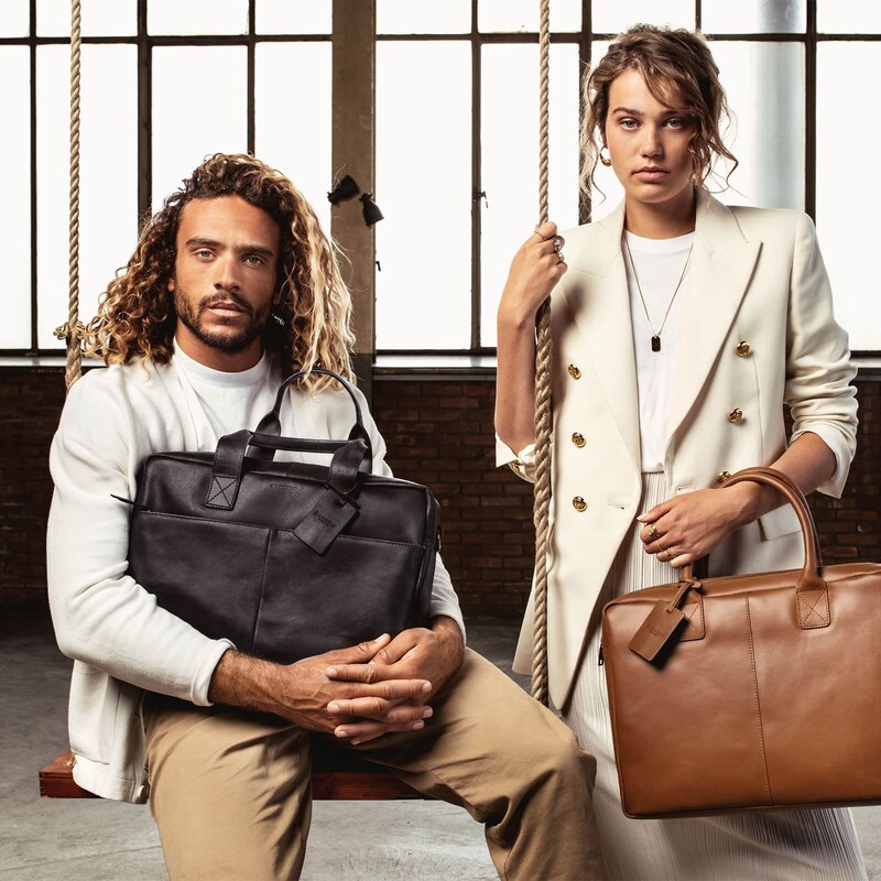 Kožená taška na notebook Burkely River - černá