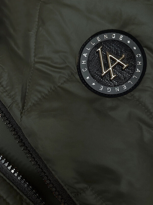 Prošívaná dámská vesta v khaki barvě s asymetrickou spodní částí S'West (B8237-11)