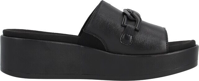 Dámské pantofle s řetízkovým detailem Rieker D1N51-00 černá