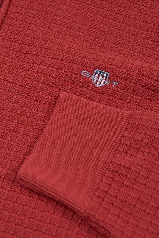 SVETR GANT COTTON TEXTURED HALF ZIP IRON RED