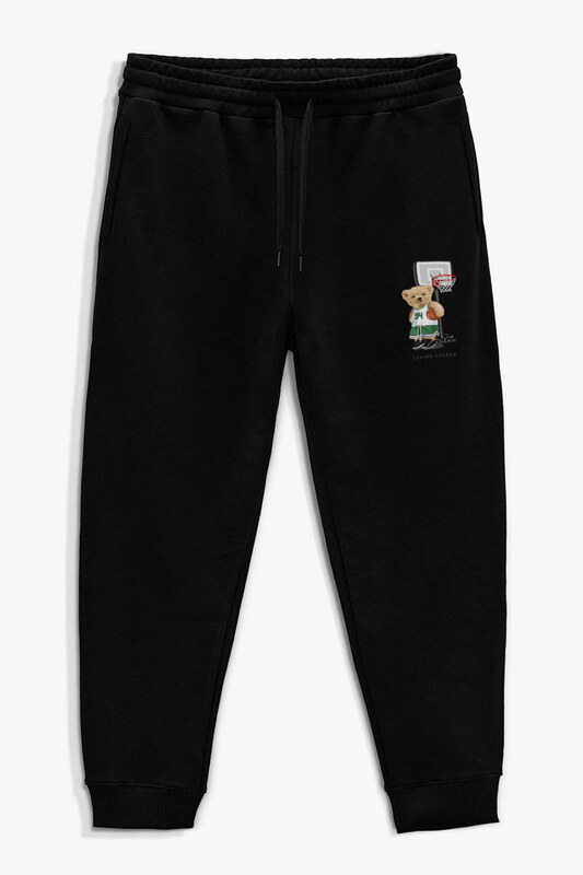Tepláky Jogger , Barva Černá, s Potiskem Living Legend Teddy
