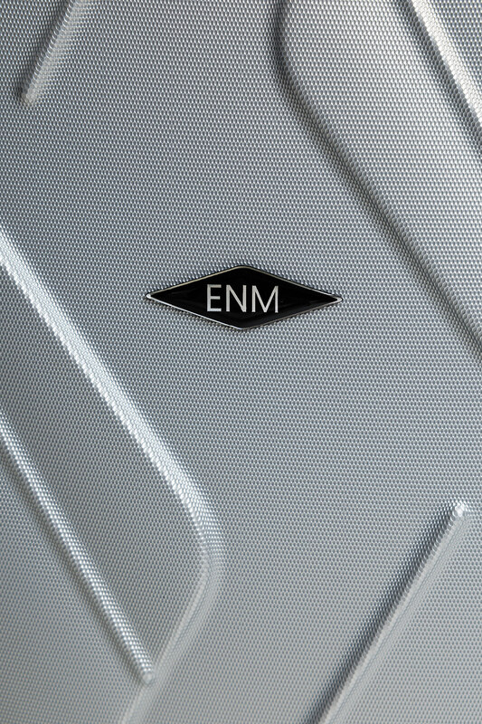 Cestovní kufr ENM - stříbrný 67 l