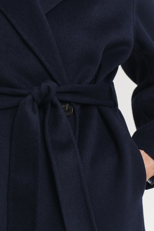 KABÁT GANT HANDSTITCHED BELTED COAT EVENING BLUE