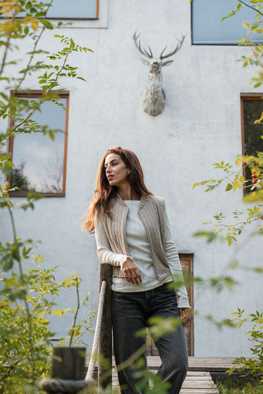 youngprimitive - Vesty Erin - Oat