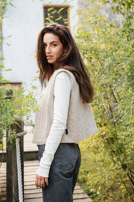 youngprimitive - Vesty Erin - Oat