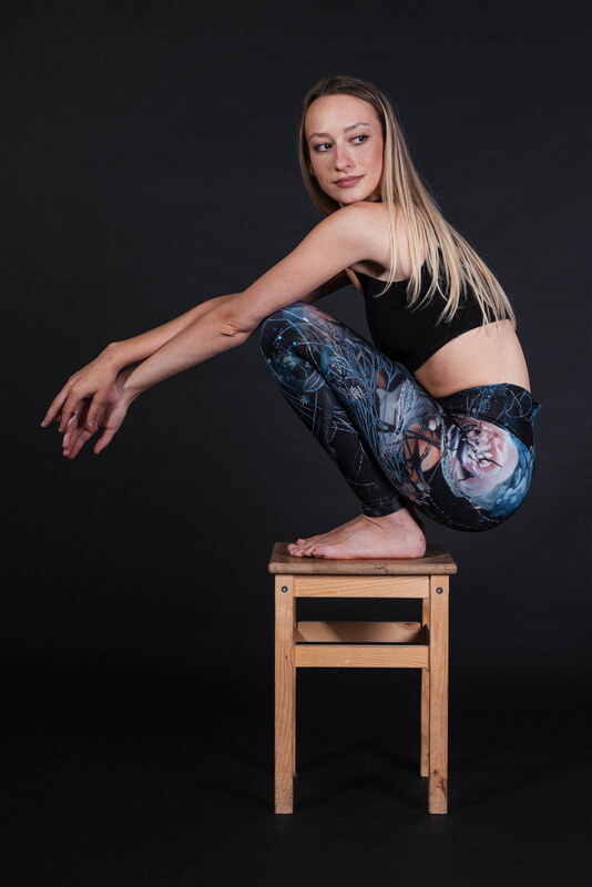 youngprimitive - funkční legíny Still life - black