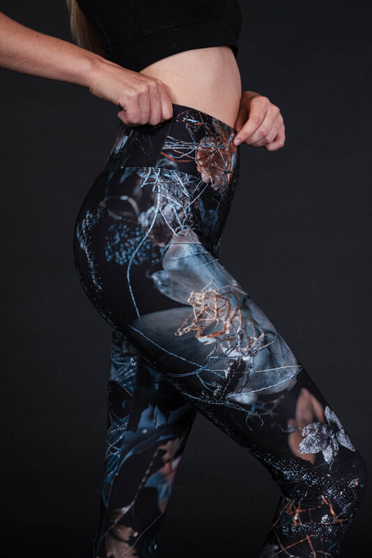 youngprimitive - funkční legíny Still life - black