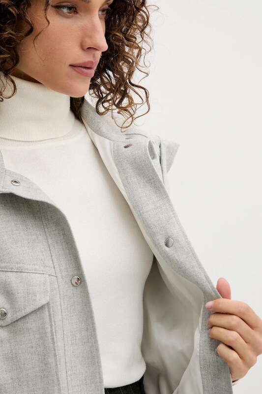 Vesta s přídavkem vlny BOSS Orange C_Jaflesti