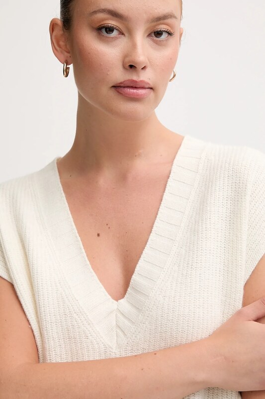 Vesta s přídavkem vlny United Colors of Benetton