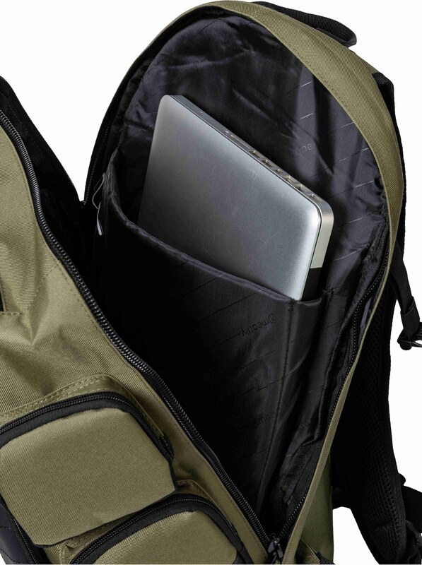 Meatfly batoh Wanderer Olivine 28 L | Zelená