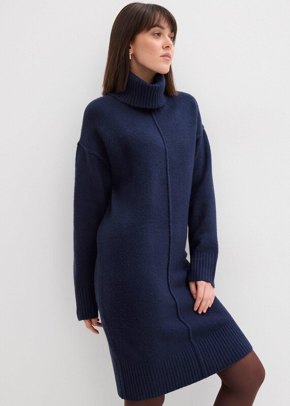 bonprix Pletené šaty s ozdobným švem Modrá