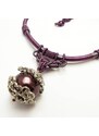 Fialový náhrdelník s perlou