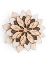 BeWooden Dřevěná ozdoba do klopy Bellis Flower