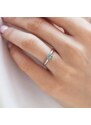Zásnubní zlatý prsten s modrým diamantem KLENOTA K0191072