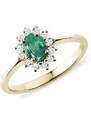 Zlatý prsten s oválným smaragdem a diamanty KLENOTA K0206073