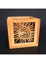 AMADEA Dřevěný svícen krychle s motivem listu a slunce, masivní dřevo, 10x10x10 cm