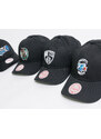 Kšiltovka Mitchell & Ness Team Logo Low Pro Charlotte Hornets Black Snapback