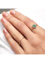 Zlatý prsten s oválným smaragdem a diamanty KLENOTA K0206073
