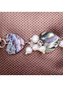 Nefertitis Paua abalon perleť Srdíčka náramek s perličkami - obvod cca 18,5 cm
