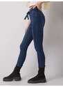 Fashionhunters Tmavě modré džíny slim fit s páskem