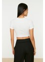 Dámský crop top Trendyol Embroidered