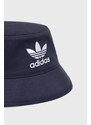 Bavlněný klobouk adidas Originals HD9710.D tmavomodrá barva, bavlněný, HD9710.D-SHANAV