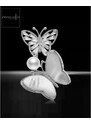 Éternelle Brož s perlou a krystaly Katie White - motýl