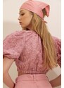 Trend Alaçatı Stili Women's Powder Pink Kiss Collar Pleated Princess Sleeves Floral Pattern Crop Woven Blouse