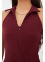 Trendyol Burgundy Fit Polo Neck Mini žebrované flexibilní pletené šaty