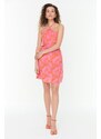 Trendyol růžové tkané šaty s ohlávkou