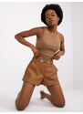 Fashionhunters Camel šortky vyrobené z ekologické kůže Iwetta