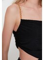 Trendyol X Moeva Black Chain Detailní přehozené plavky na jedno rameno