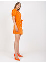 Fashionhunters Oranžové oblekové koktejlové šaty s páskem