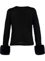 Trendyol černá kožešina detail posádky pletený svetr s výstřihem