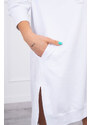 K-Fashion Šaty s kapucí a delšími zády bílé