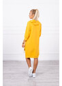 K-Fashion Šaty s kapucí a delšími zády v hořčicové barvě