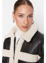Trendyol Black Oversize Plyšový detailní nafukovací kabát
