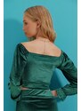 Trend Alaçatı Stili Women's Emerald Green Kissing Collar Velvet Crop Top With Smocking