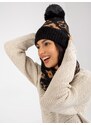 Fashionhunters Dámská černo-velbloudí zimní čepice s bambulí