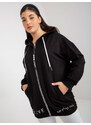 Fashionhunters Černá mikina s kapucí plus velikosti na zip s textem