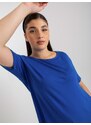 Fashionhunters Tmavě modrá jednobarevná halenka plus size s krátkým rukávem