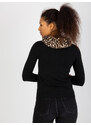 Fashionhunters Dámský béžový leopardí šátek