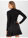 Fashionhunters Dámský černý vypasovaný svetr s rolákem