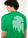 Trendyol Zelená Pánské Uvolněný/Neformální střih Krátký rukáv Zadní tištěné tričko ze 100% bavlny