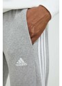 Bavlněné tepláky adidas šedá barva, s aplikací, IC9407