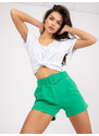 Fashionhunters Zelené elegantní šortky s rovnými nohavicemi