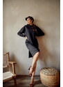 FASARDI Sportovní midi šaty s kapucí v černé barvě