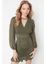 Trendyol Khaki Tělový Obal Gimped V-Neck Mini Tkané Šaty