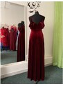 Marizu shop Krásné tmavě červené sametové plesové společenské šaty se spadlými rameny